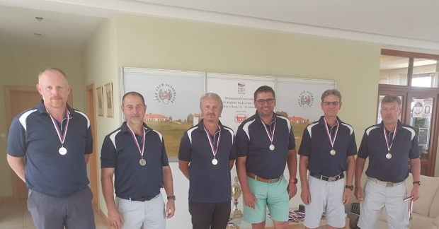 Další skvělý úspěch slavkovského golfu na Mistrovství ČR seniorských družstev mužů ve hře na jamky